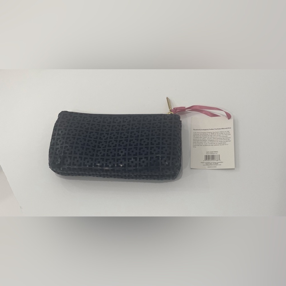 ITSJUDYTIME Navy Textured Cosmetic Bag with Gold Hardware - Picture 2 of 6